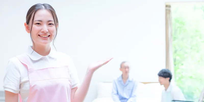 笑顔の介護士